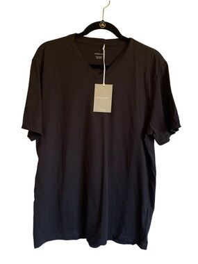 Everlane Men's Black V-Neck Uniform Tee NWT